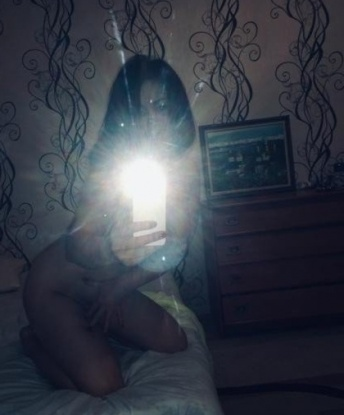 Мои услуги включают все, что ты мечтаешь: от романтических ужинов до пикантных экспериментов в постели. У меня есть отзывы, подтверждающие мою мастерство и страстность. Я знаю, что тебе нужно и абсолютно конфиденциальна. Встреча со мной оставит незабываемые впечатления и заставит тебя вернуться ко мне снова. 🌟 Фото и подробные условия можешь узнать, связавшись со мной. Живу в Москве, готова встретиться с тобой прямо сейчас. 💋 10847, 36 лет