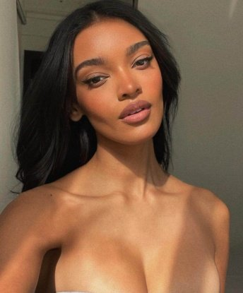 Опытная блондинка ублажит вас вдоль и поперек! Готова исполнить ваши самые сокровенные фантазии. Звоните, не пожалеете! 2584, 25 лет